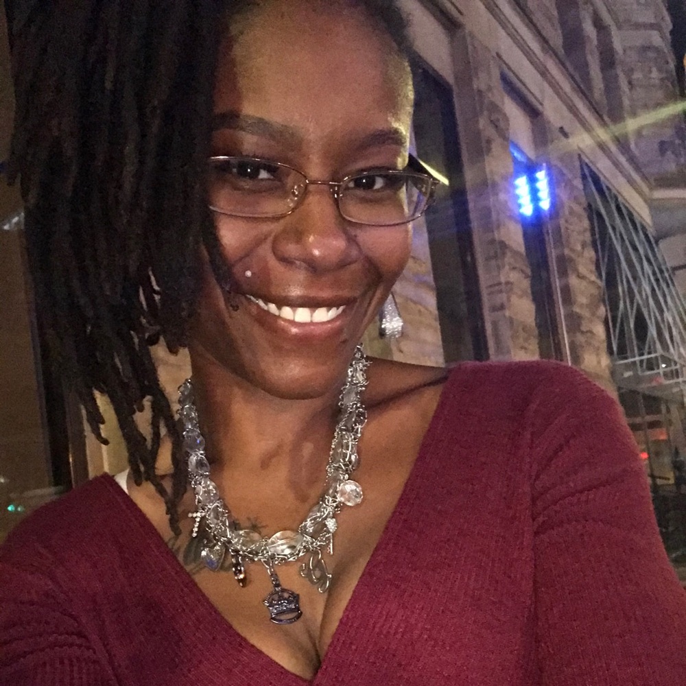 Meet your Posher, Lorraine